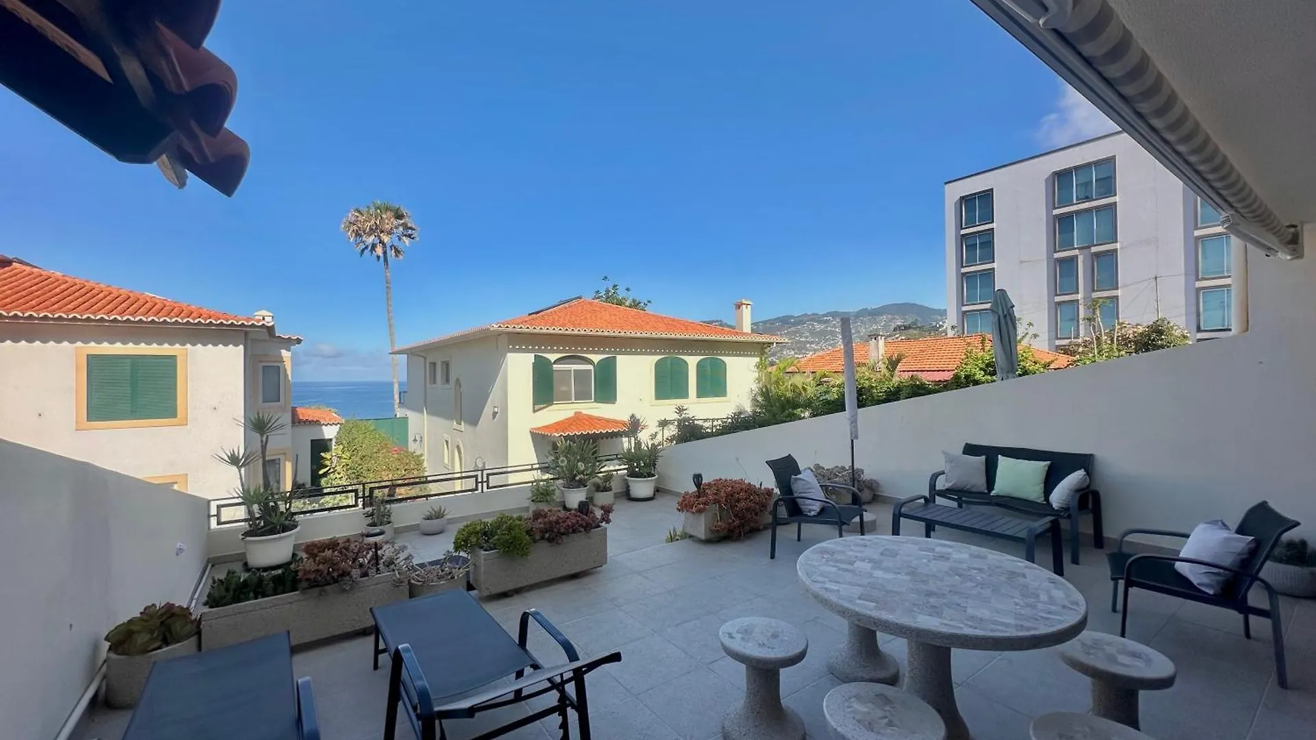 Varandas Do Sol - Private Sun Terrace Close To Natural Pools & Praia Formosa 0*, Funchal (Madeira)